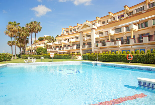 Estudio con vistas al mar en Elviria, Marbella