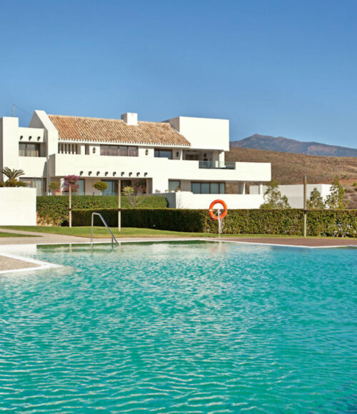 Lujoso apartamento con jardín con impresionantes vistas cerca de Marbella