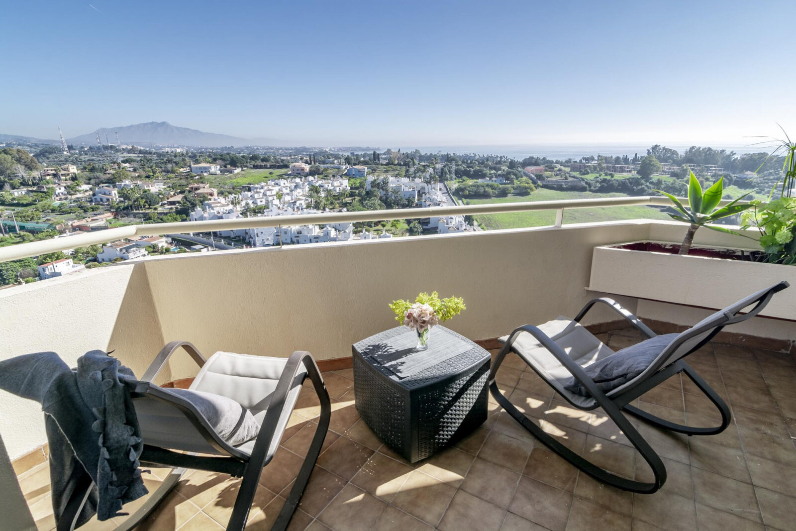 Casa de vacaciones frente a Laguna Village Estepona