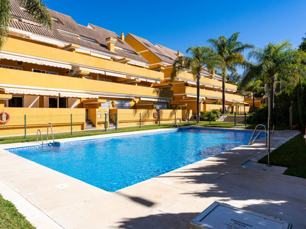 Apartamento de dos dormitorios en Marbella Park playa Elviria