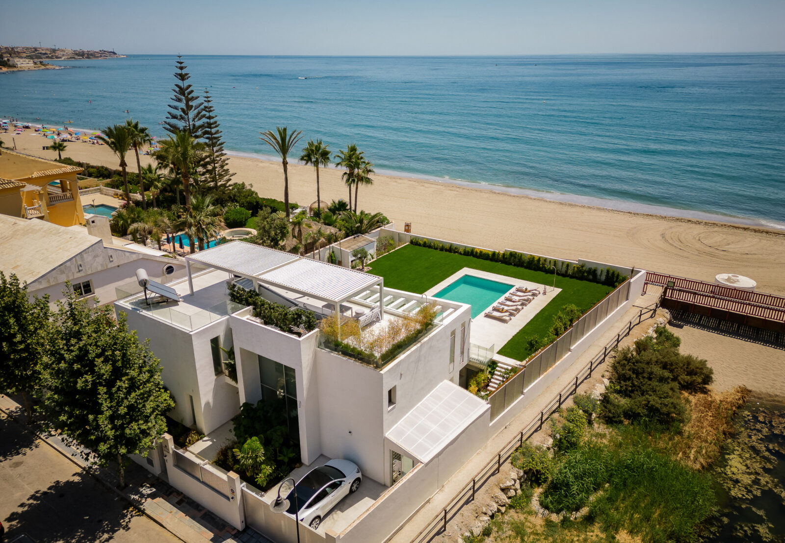 Villa Fabiola, villa en primera línea de playa en La Cala de Mijas