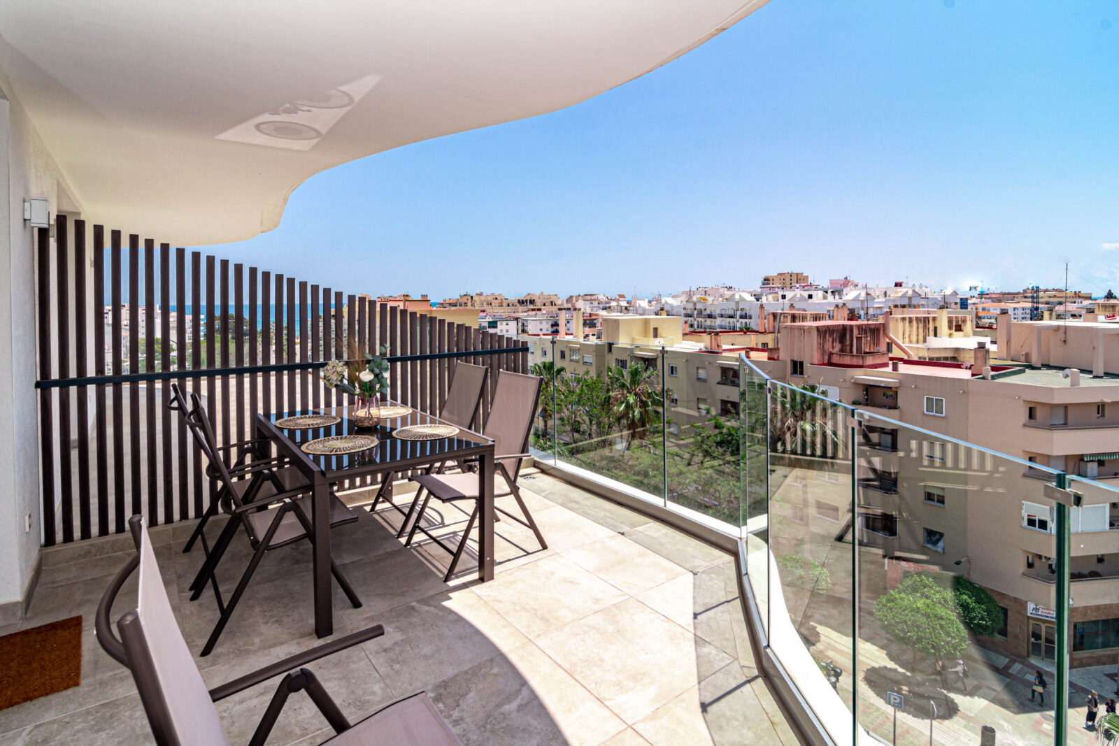 INF.4.6P -Apotel Infinity Estepona by Roomservices