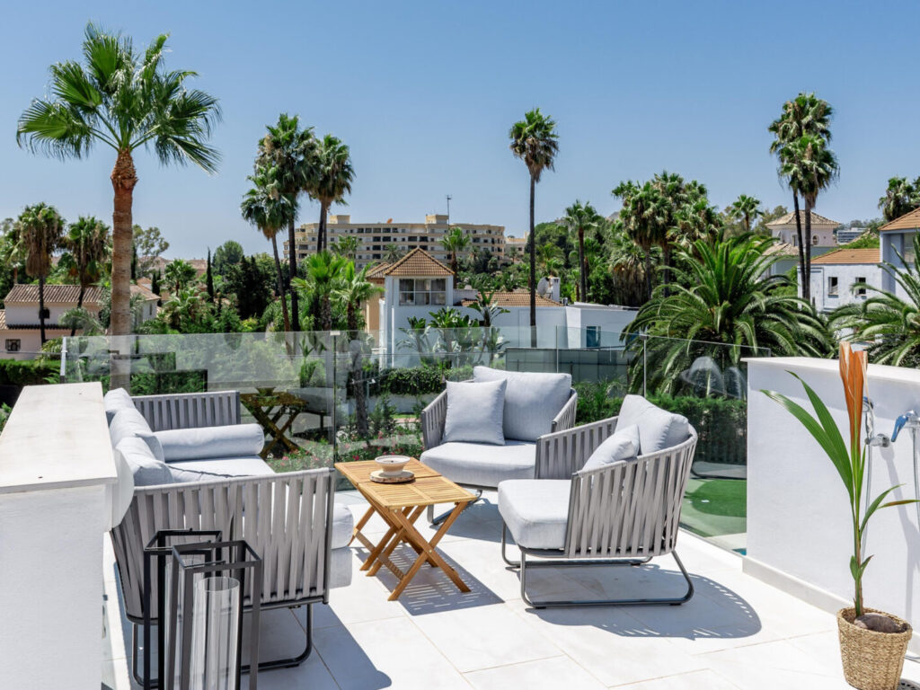 Casa Golden Green by Roomservices