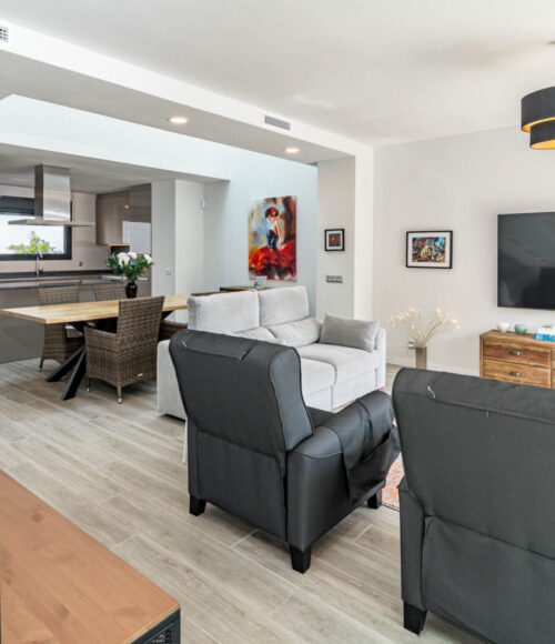 LMT46- Spacious townhouse modern style