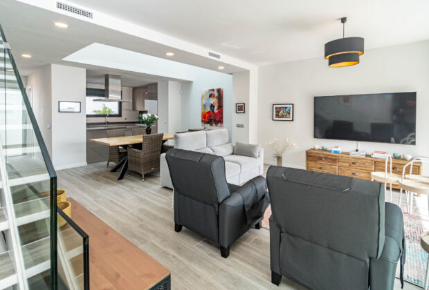 LMT46- Spacious townhouse modern style