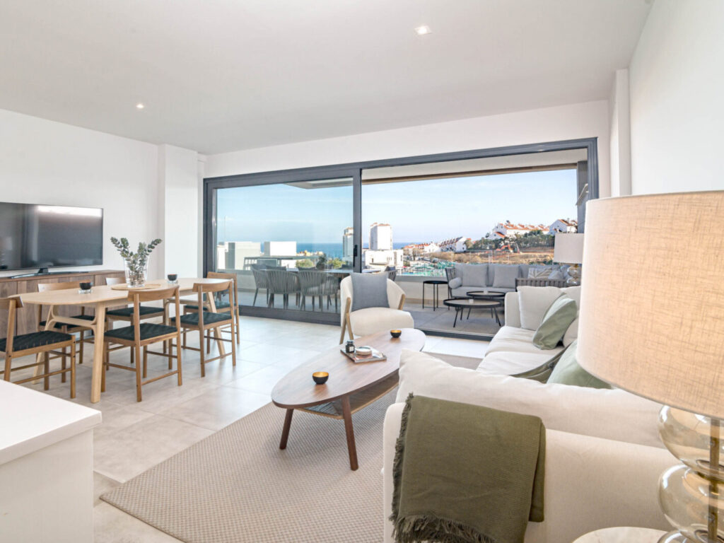 SB13D – Casa South Bay II by Roomservices