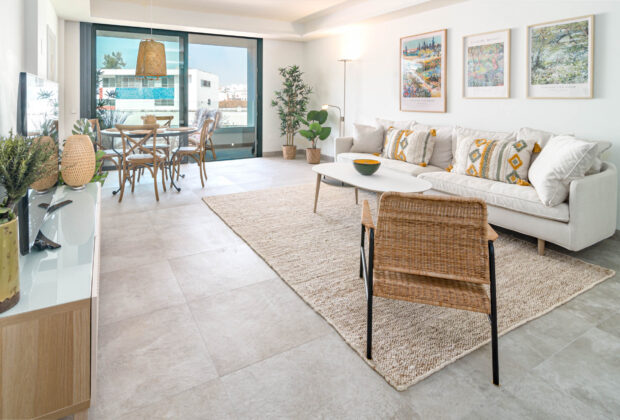 INF3.2J- Lovely city apartment close to beach