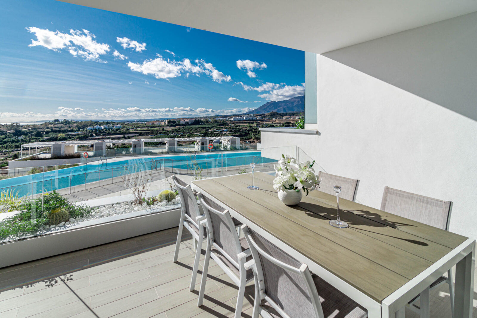OV5.BB- Modern family flat close to beaches