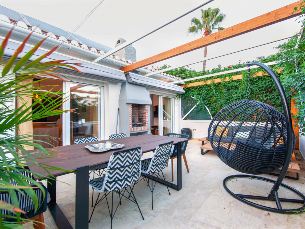 Semi-detached modern house, Costabella